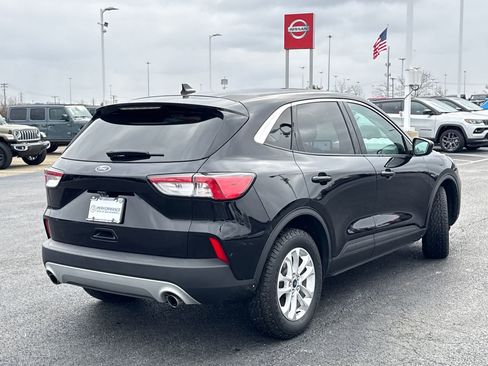 Used 2021 Ford Escape SE image 3