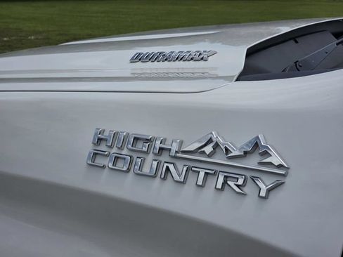 Used 2025 Chevrolet Silverado 1500 High Country w/ Technology Package AWD/4WD image 10