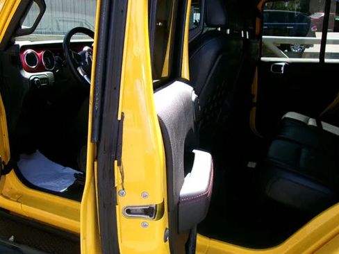 Used 2020 Jeep Wrangler Unlimited Rubicon AWD/4WD image 14