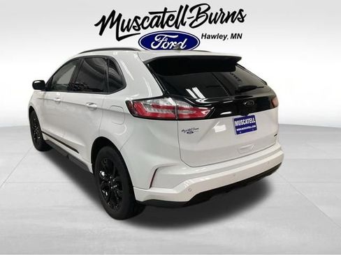 Used 2022 Ford Edge SE w/ Black Appearance Package AWD/4WD image 3
