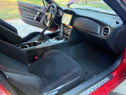 Used 2013 Scion FR-S image 9