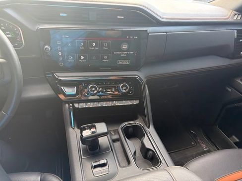 Used 2023 GMC Sierra 1500 AT4 w/ AT4 Premium Package AWD/4WD image 19