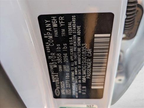 Used 2025 Hyundai Elantra Sport image 23