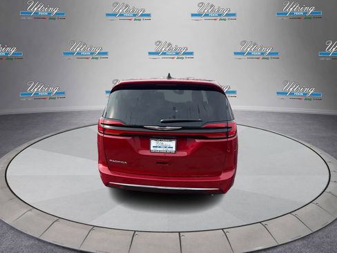 New 2026 Chrysler Pacifica Select image 4