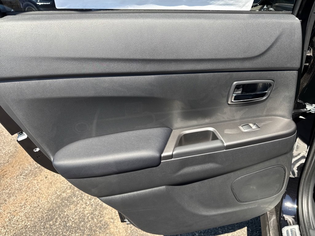 New 2027 Mitsubishi Outlander Sport SE FWD image 35