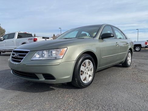 Used 2010 Hyundai Sonata GLS image 2
