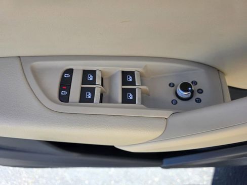 Used 2025 Audi Q5 2.0T Premium image 13