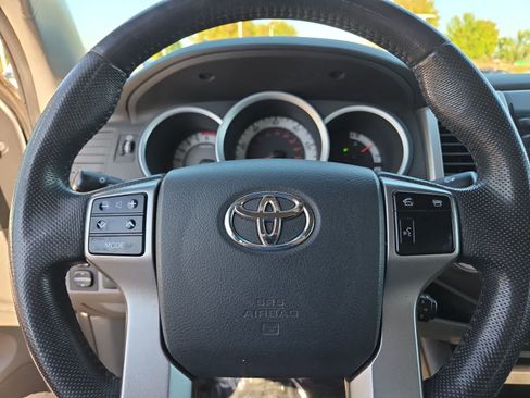 Used 2012 Toyota Tacoma 4x4 Access Cab V6 w/ TRD Off-Road Pkg image 23