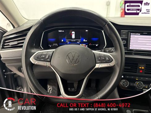 Used 2024 Volkswagen Jetta SE FWD image 26