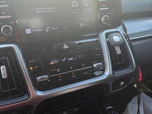 Used 2021 Kia Sorento S FWD image 5