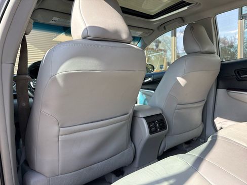 Used 2014 Toyota Camry XLE image 20