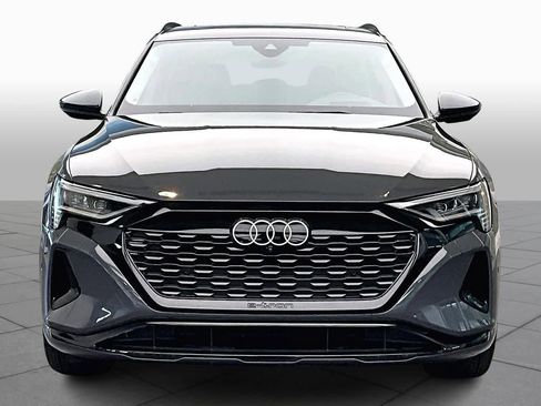 Used 2024 Audi Q8 e-tron Prestige w/ Prestige Package image 4