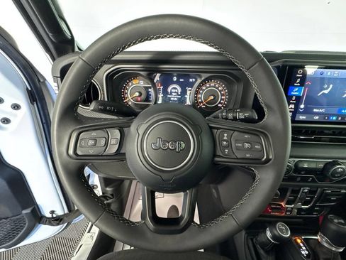 Certified 2025 Jeep Wrangler Unlimited Rubicon AWD/4WD image 21