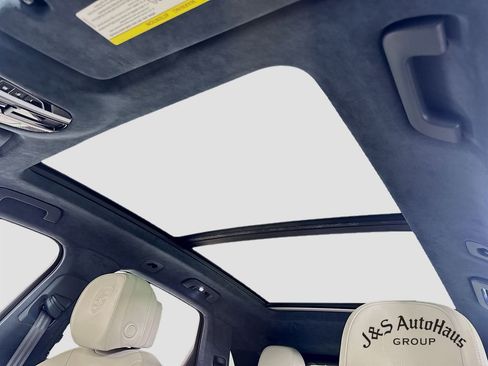 Used 2023 Porsche Cayenne Platinum Edition w/ Premium Package Plus image 16