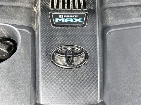 Used 2024 Toyota Sequoia Platinum AWD/4WD image 35