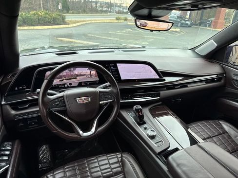 Certified 2021 Cadillac Escalade ESV Sport Platinum image 26