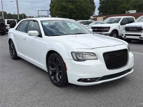 Used 2021 Chrysler 300 S RWD image 4
