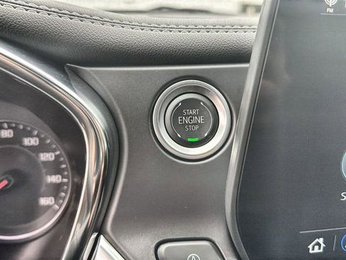Used 2025 Chevrolet Blazer LT FWD image 16