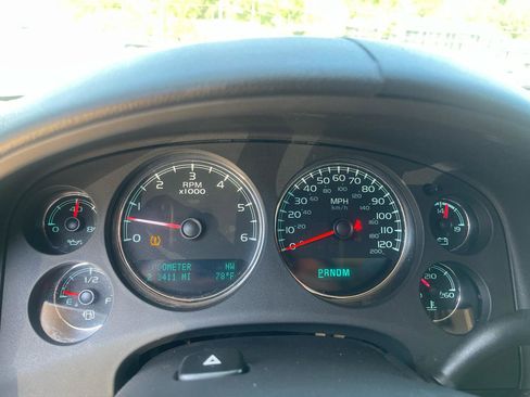 Used 2012 GMC Yukon XL Denali image 8