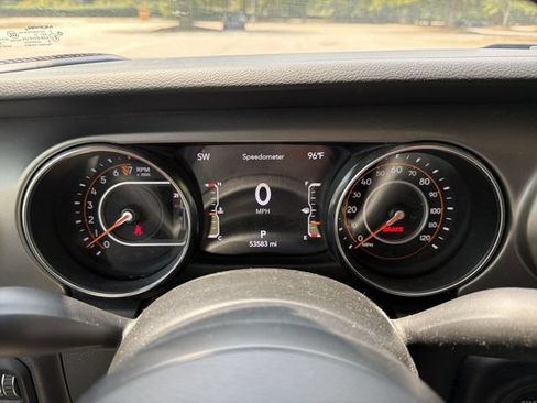 Used 2021 Jeep Gladiator Sport AWD/4WD image 15