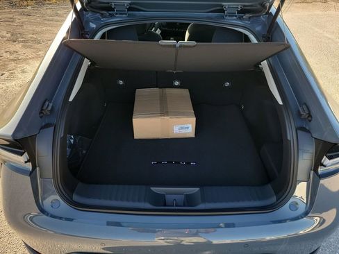 New 2026 Toyota Prius SE image 22