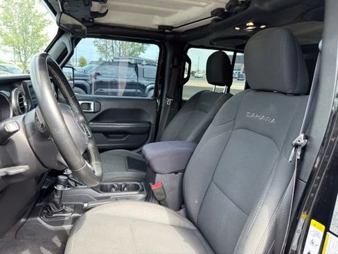 Used 2019 Jeep Wrangler Unlimited Sahara AWD/4WD image 7