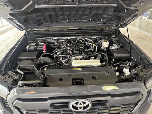 Used 2024 Toyota Tacoma TRD Off-Road AWD/4WD image 26