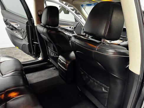 Used 2015 INFINITI Q70 L 3.7 w/ Deluxe Touring Package image 46