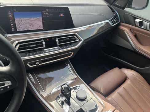 Used 2021 BMW X5 xDrive40i w/ Premium Package image 14