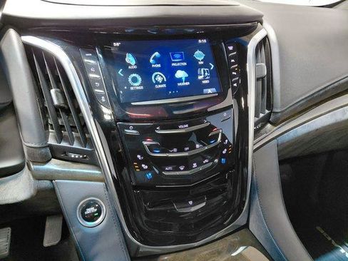 Certified 2018 Cadillac Escalade Platinum AWD/4WD image 38