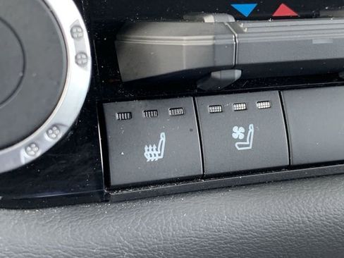 Used 2023 Toyota Tundra Platinum w/ Advanced Package image 28