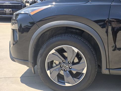 Used 2025 Nissan Rogue SV FWD image 14