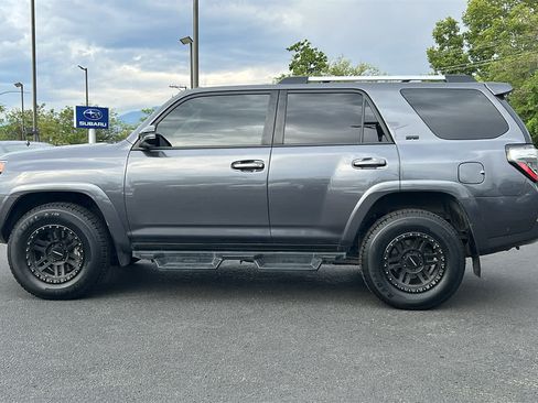 Used 2020 Toyota 4Runner SR5 Premium AWD/4WD image 8