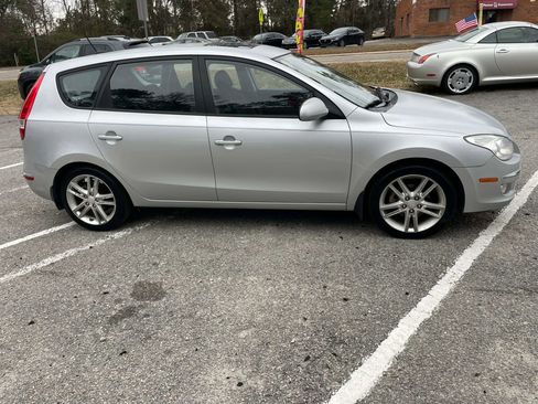 Used 2009 Hyundai Elantra Touring Wagon 4D w/ Premium-Sport Pkg 2 image 5