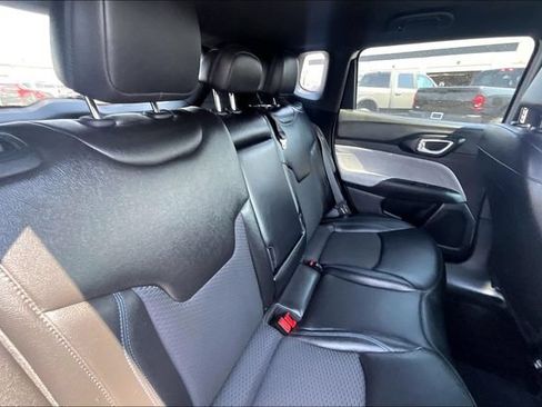 Used 2025 Jeep Compass Latitude AWD/4WD image 29