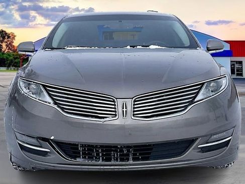 Used 2016 Lincoln MKZ image 3