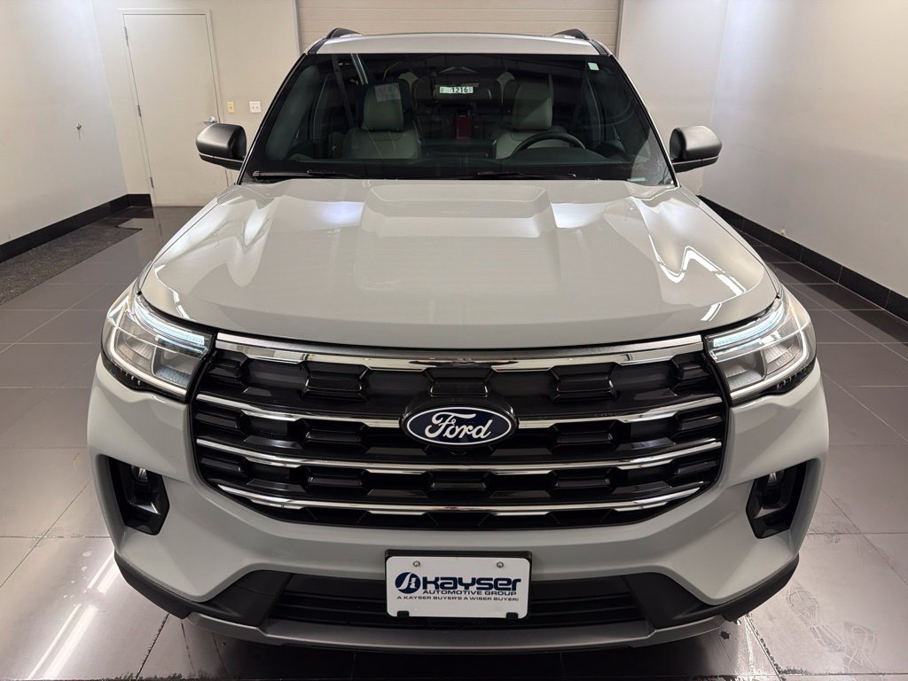 New 2027 Ford Explorer Active AWD/4WD image 2