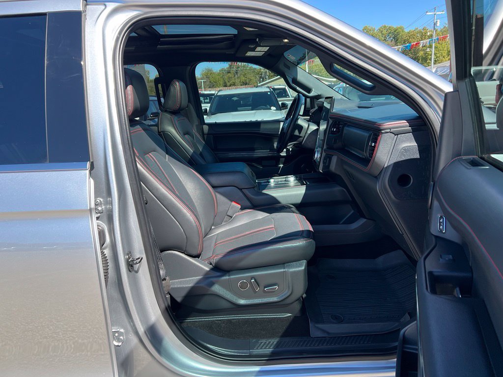 Used 2022 Ford Expedition Limited AWD/4WD image 23