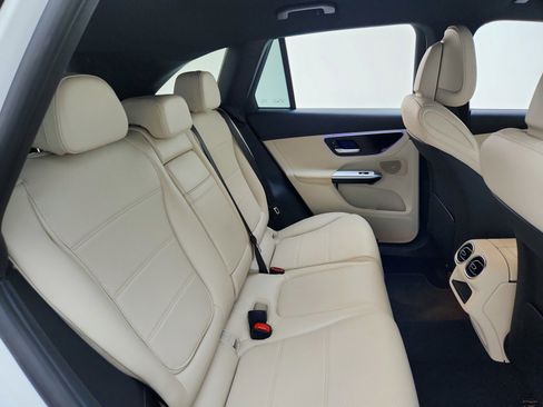 Certified 2025 Mercedes-Benz GLC 300 4MATIC image 31
