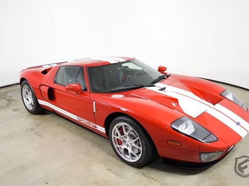 Used 2005 Ford GT image 16