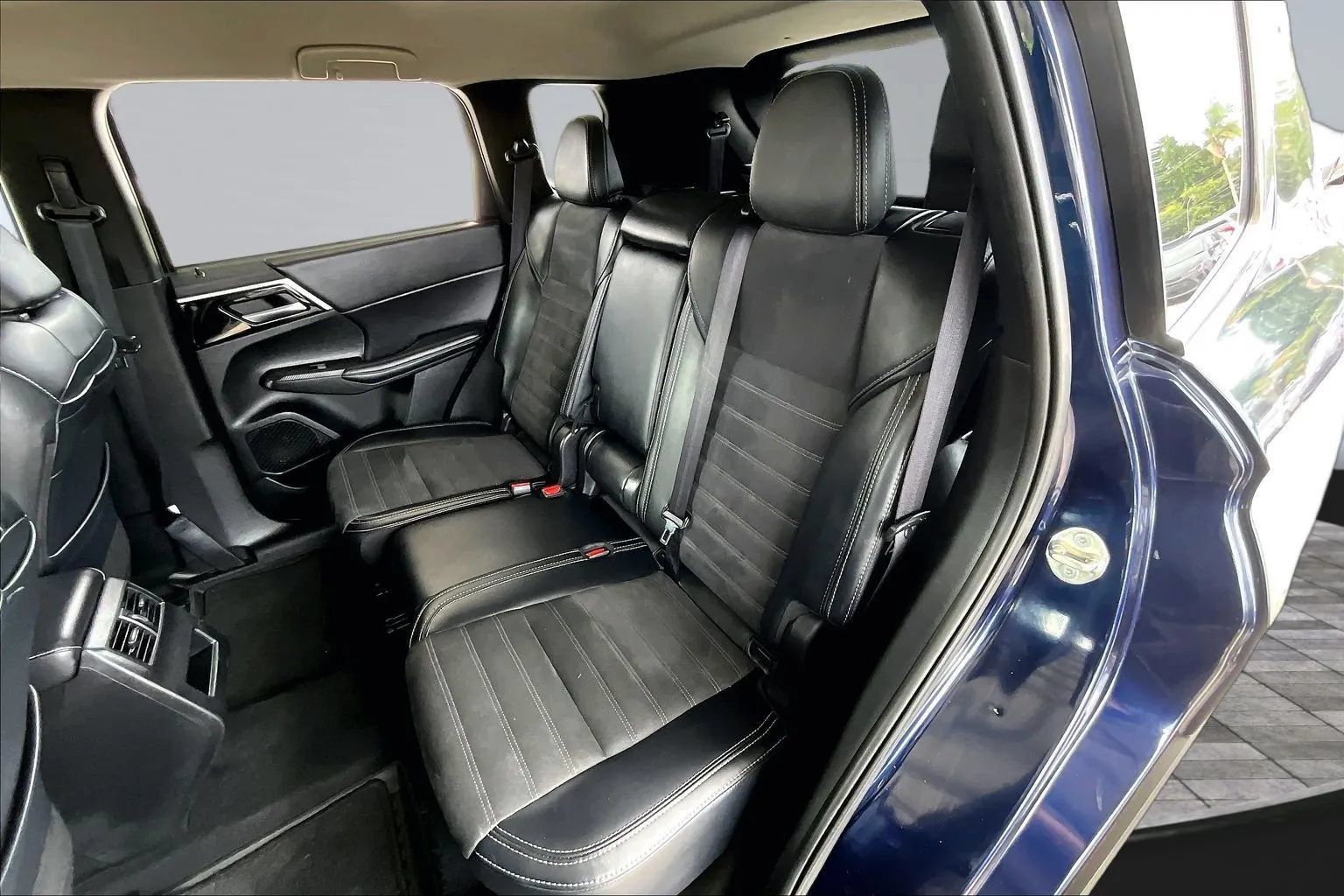 Used 2024 Mitsubishi Outlander SE FWD image 19