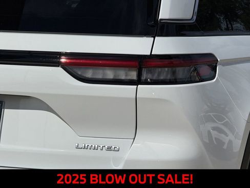 New 2025 Jeep Grand Cherokee Limited RWD image 7
