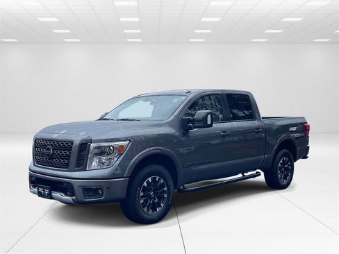 Used 2019 Nissan Titan PRO-4X w/ Pro-4x Utility Package image 3