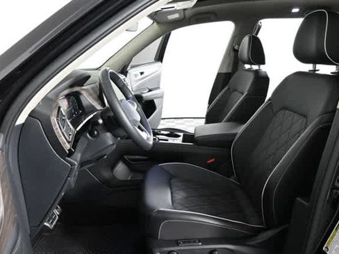 Used 2025 Volkswagen Atlas SEL Premium R-Line AWD/4WD image 21