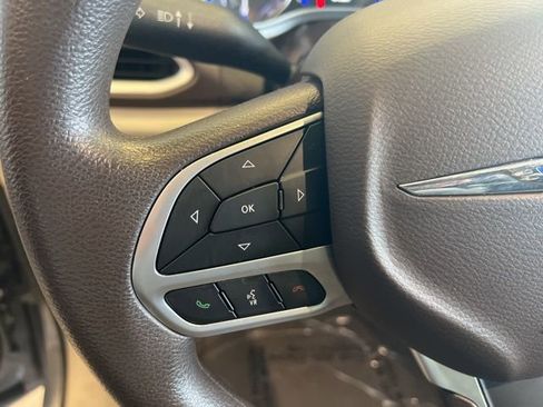 Used 2021 Chrysler Voyager LX image 23