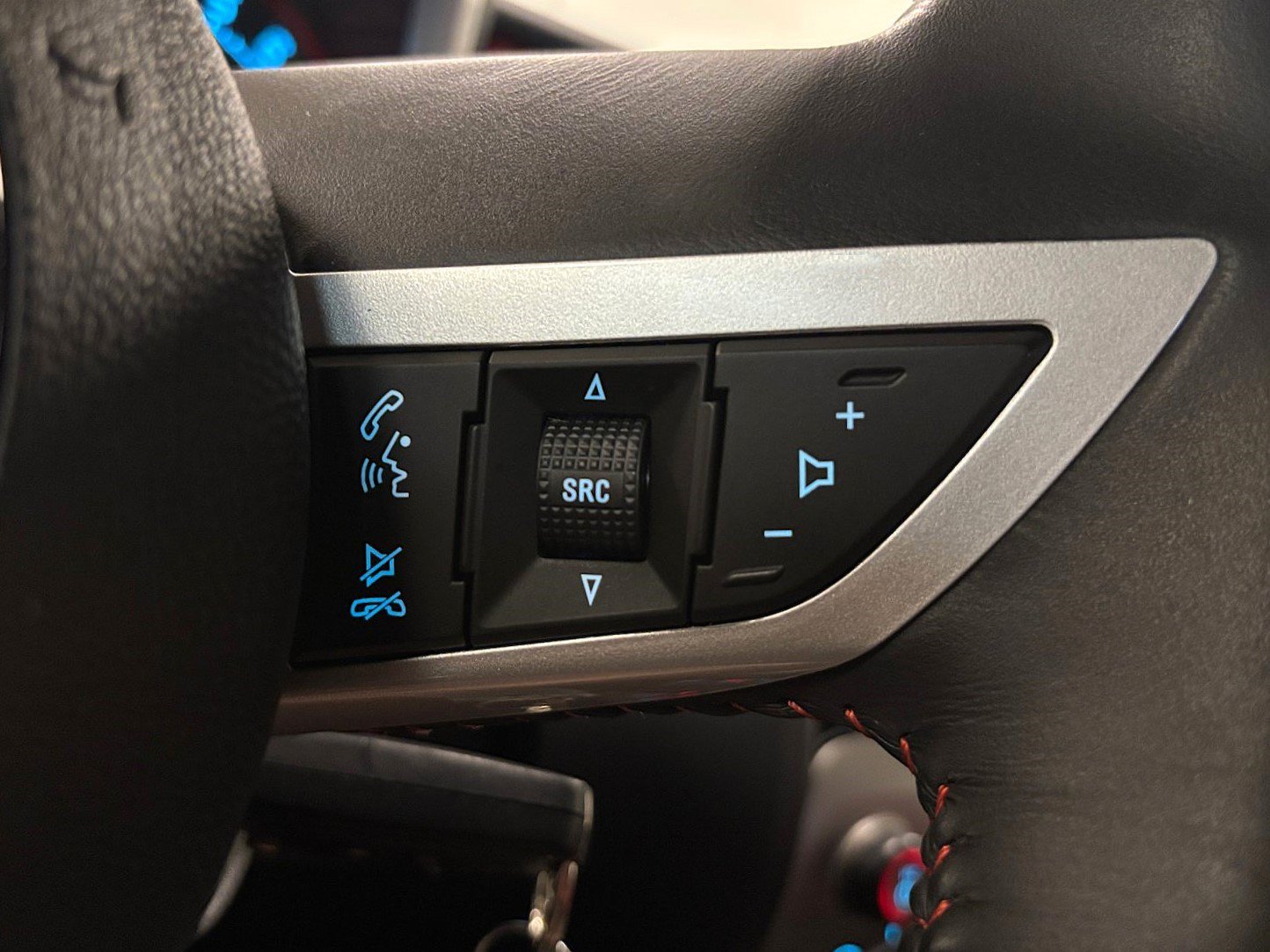 Used 2010 Chevrolet Camaro SS w/ RS Package RWD image 19