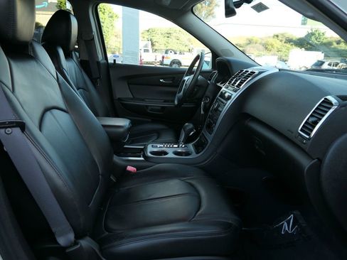 Used 2009 GMC Acadia SLT image 28