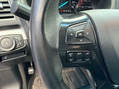 Used 2017 Ford Explorer XLT w/ Equipment Group 202A FWD image 12