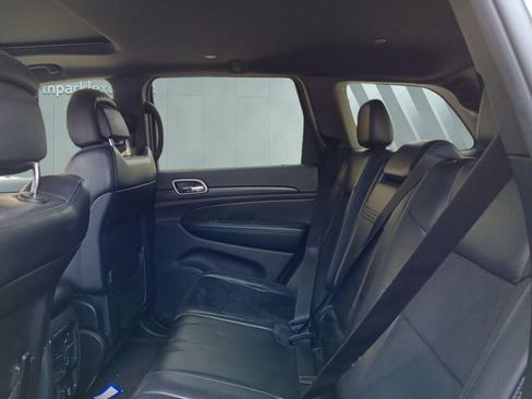 Used 2018 Jeep Grand Cherokee Altitude image 10