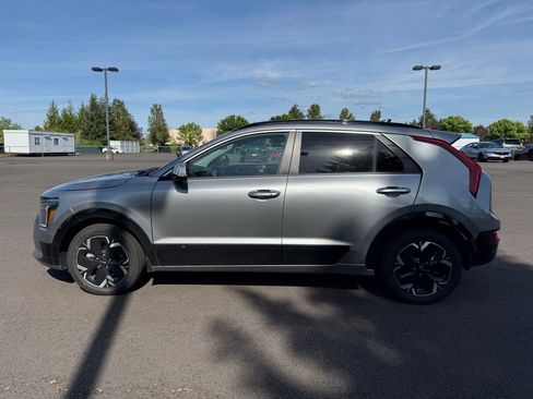 Used 2023 Kia Niro Wind w/ Wind Preserve Package FWD image 4